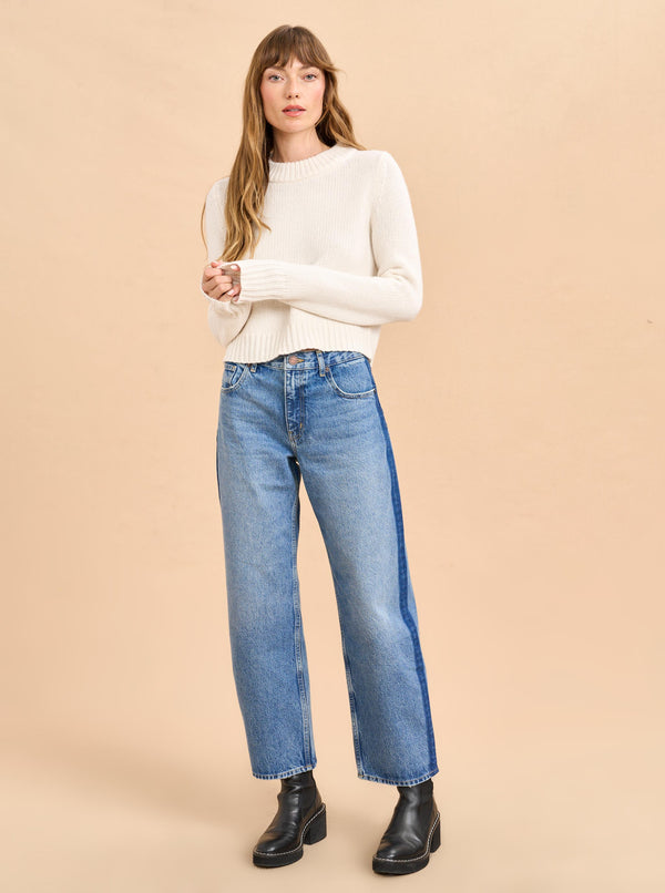 la ligne Marilyn Mid-Rise Barrel Jean