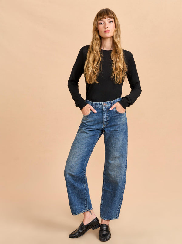 la ligne Marilyn Mid-Rise Barrel Jean
