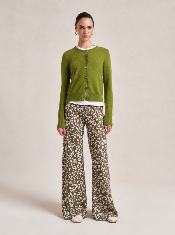 la ligne Solid Lean Lines Cardigan