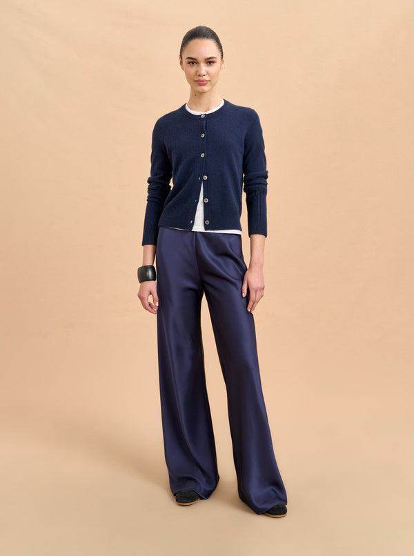 la ligne Solid Lean Lines Cardigan