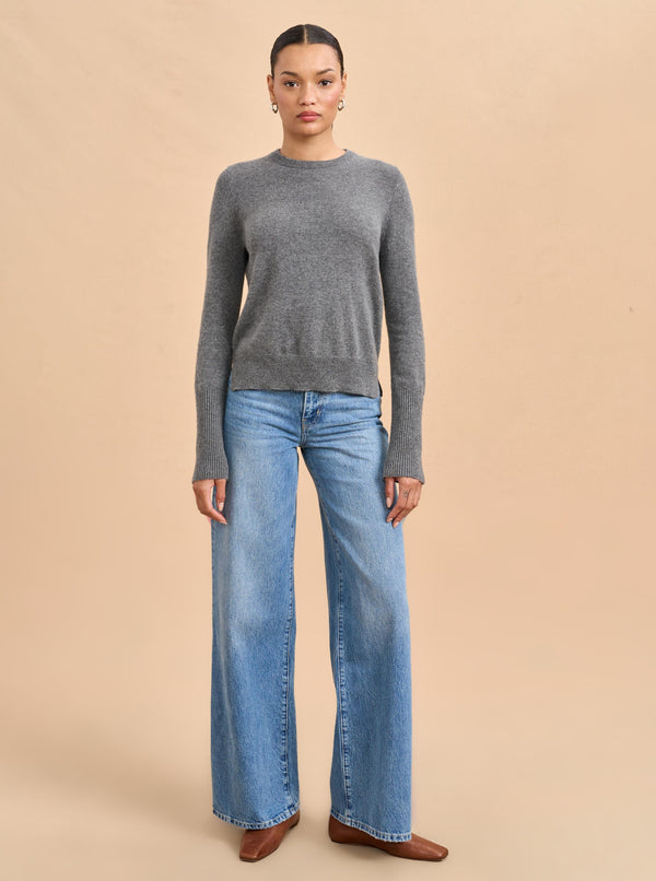 la ligne Solid Lean Lines Sweater