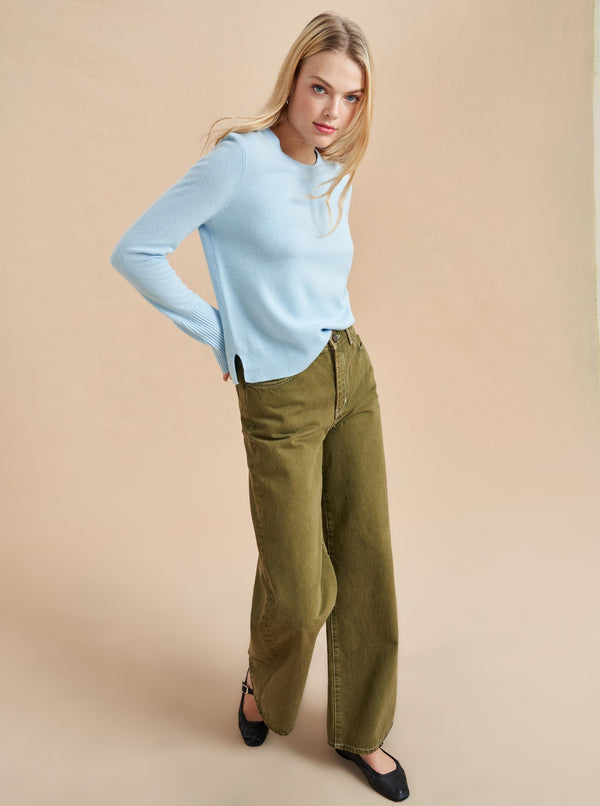 la ligne Solid Lean Lines Sweater