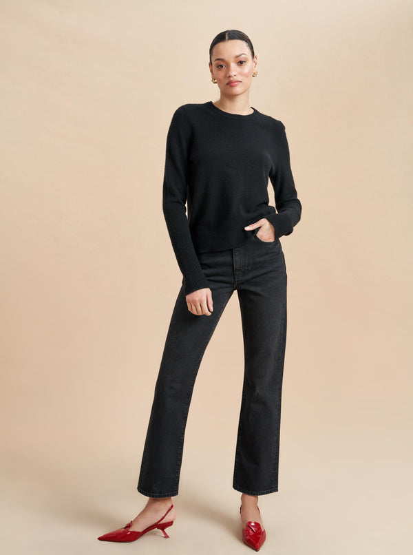 la ligne Solid Lean Lines Sweater