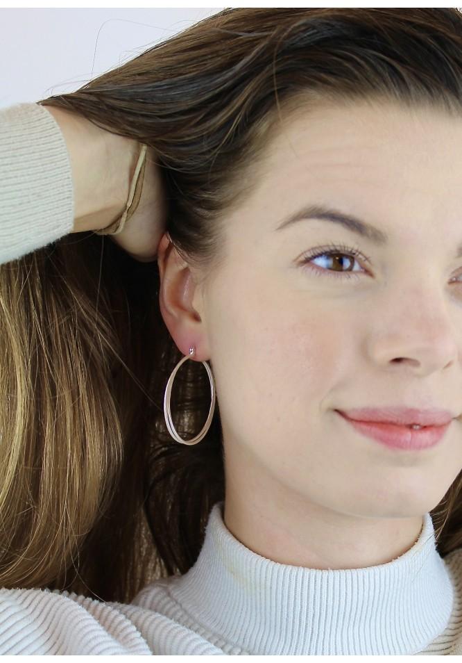 la muse Beaten hoop earrings