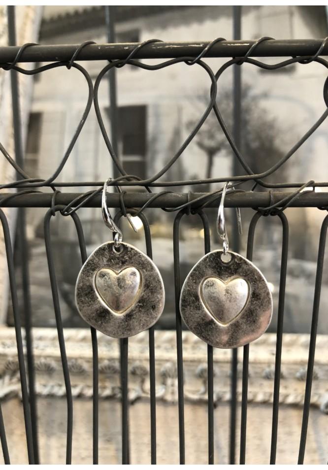 La Muse Embossed Heart Earrings