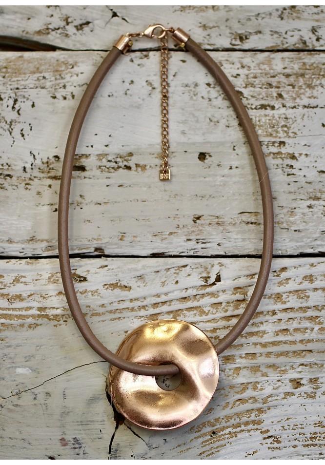 La Muse Hammered Disc Necklace Rose Gold
