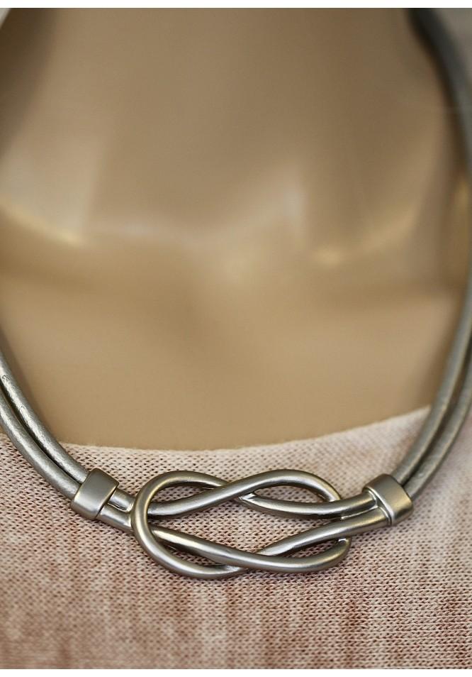 La Muse Knot Detail Necklace
