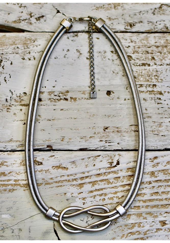 La Muse Knot Detail Necklace