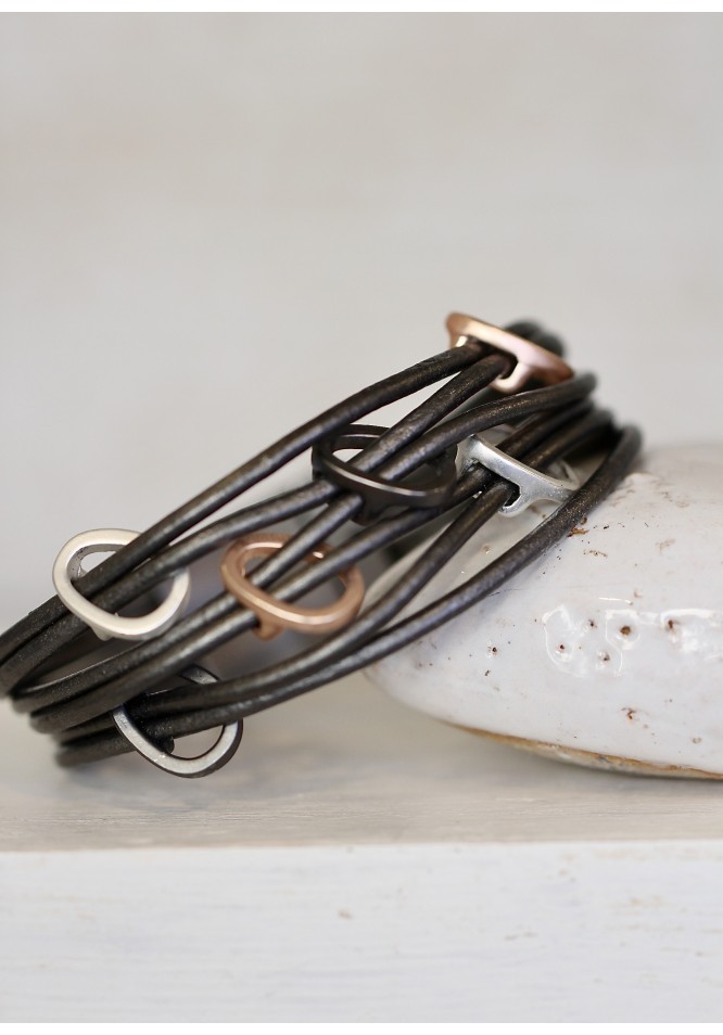 la muse Multi bracelet with little hoops