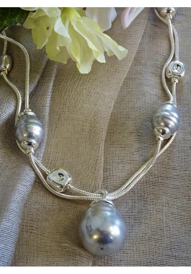 La Muse Pearl Necklace