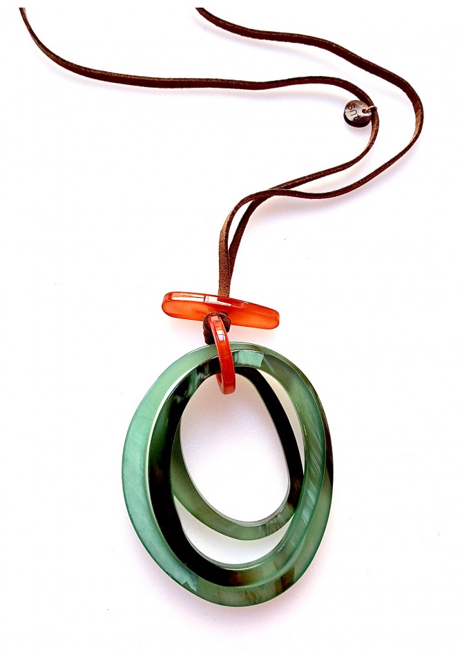 La Muse Resin Hoop Necklace