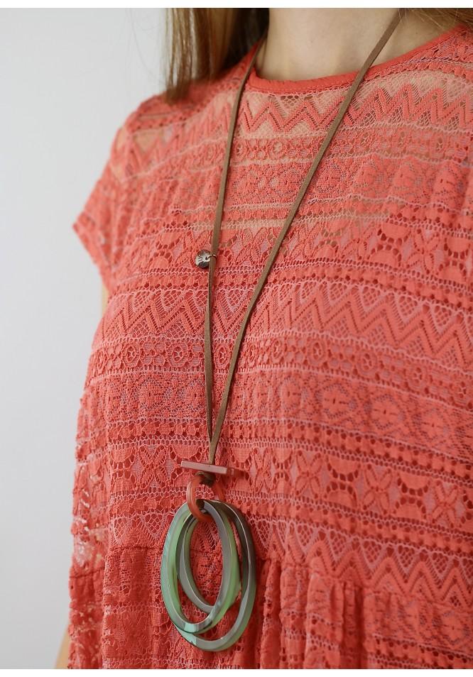 la muse Resin hoop necklace