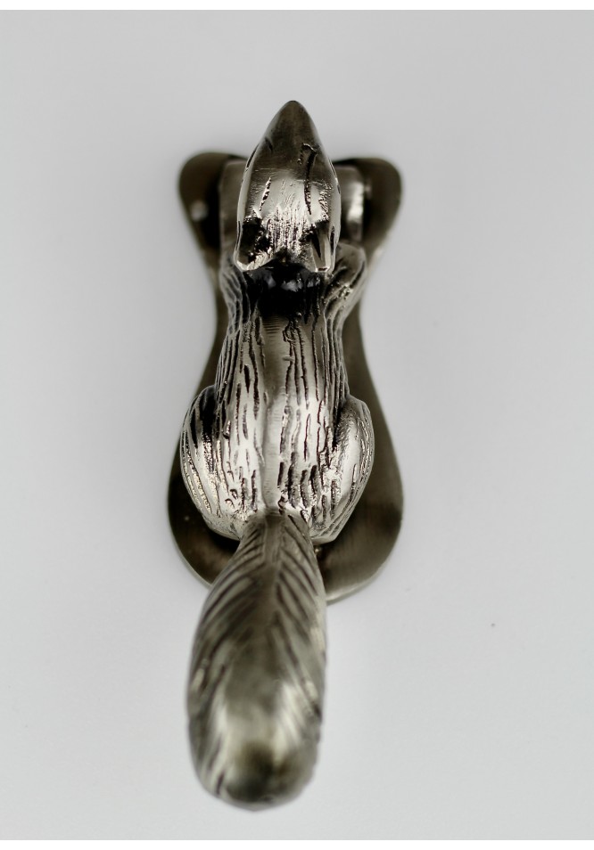 la muse Squirrel door knocker