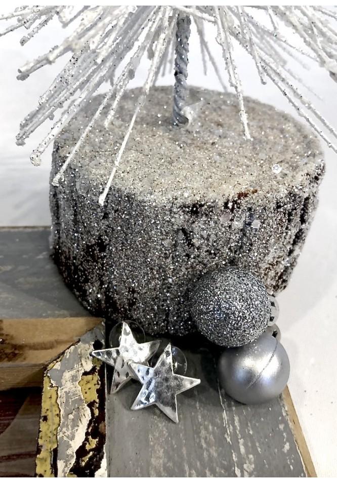 La Muse Star Stud Earrings