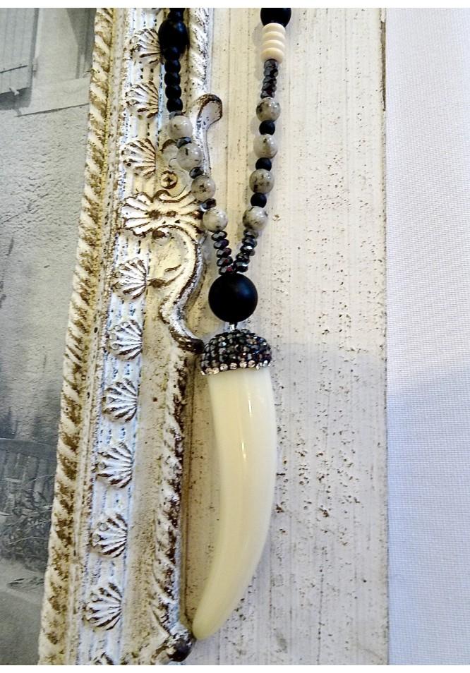 La Muse Tusk Necklace