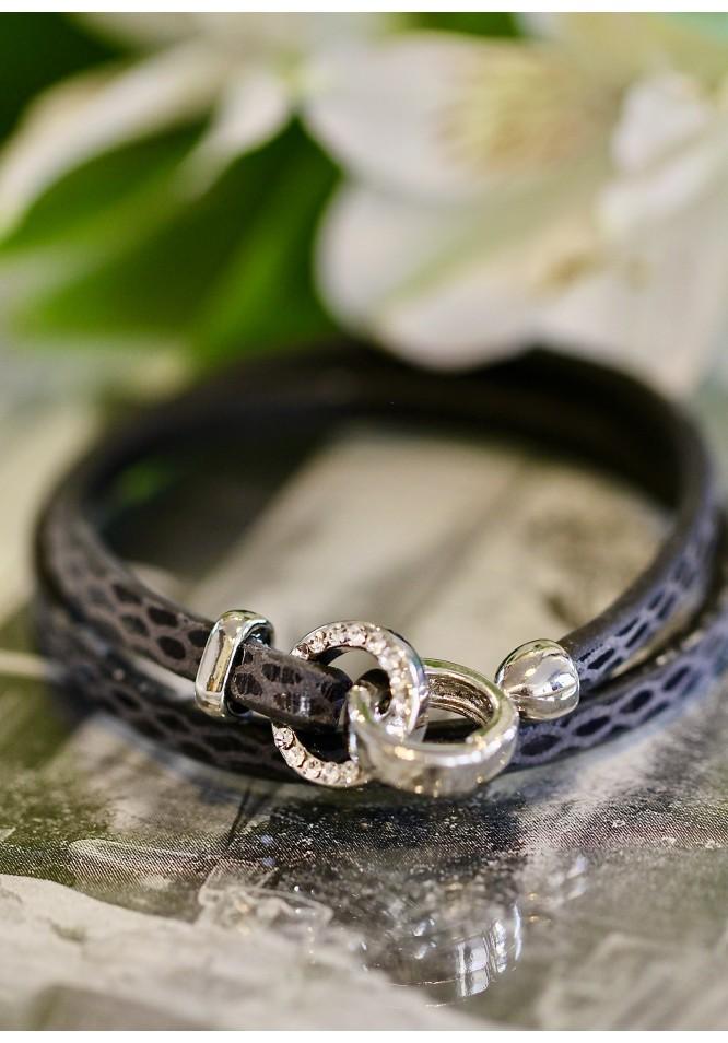 la muse Wrap around circular clasp bracelet