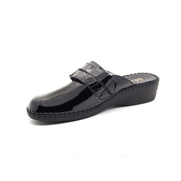 La Plume Santori Clogs Women's Shoes Black Leather