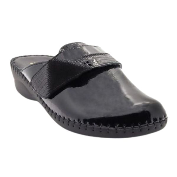 la plume Santori Clogs Women's Shoes Black Leather