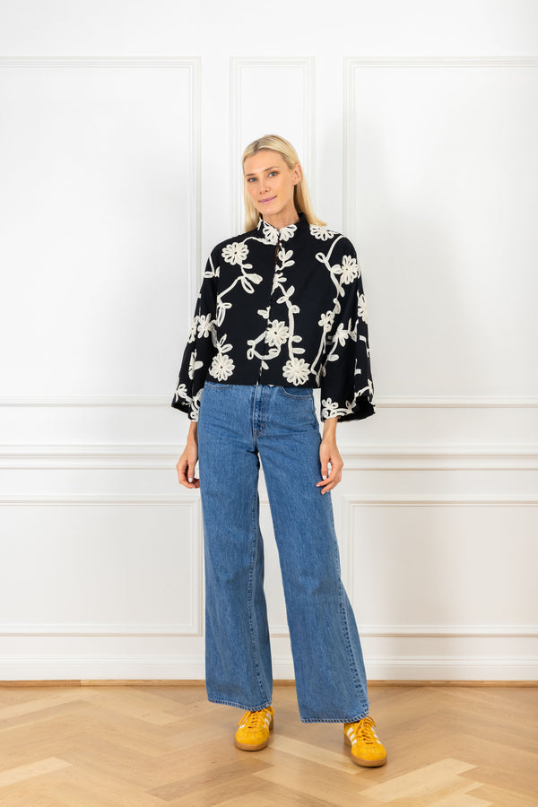 la vie Black Ribbon Florals Cropped Jacket