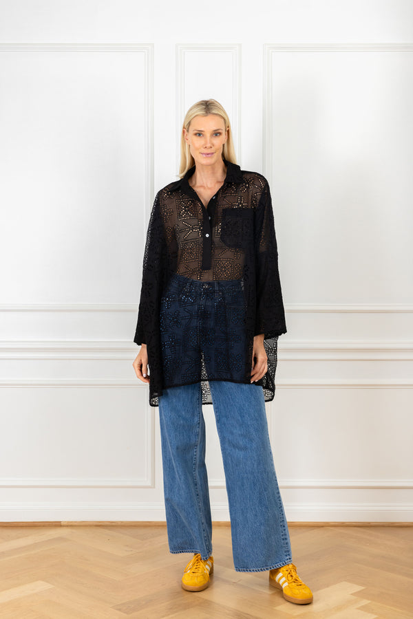 la vie Raven Eyelet Boyfriend Shirt