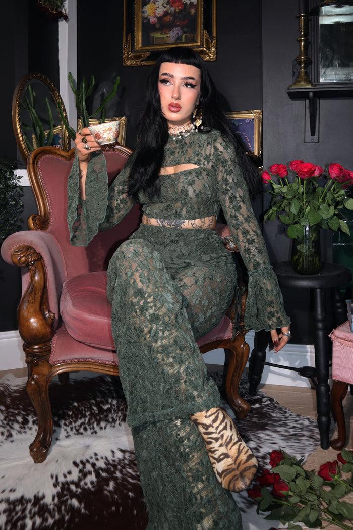 labelrail MA-010 Cut Out Cropped Lace Co-Ord Top