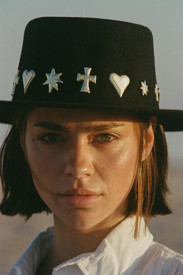 lack of color Celestial Boater