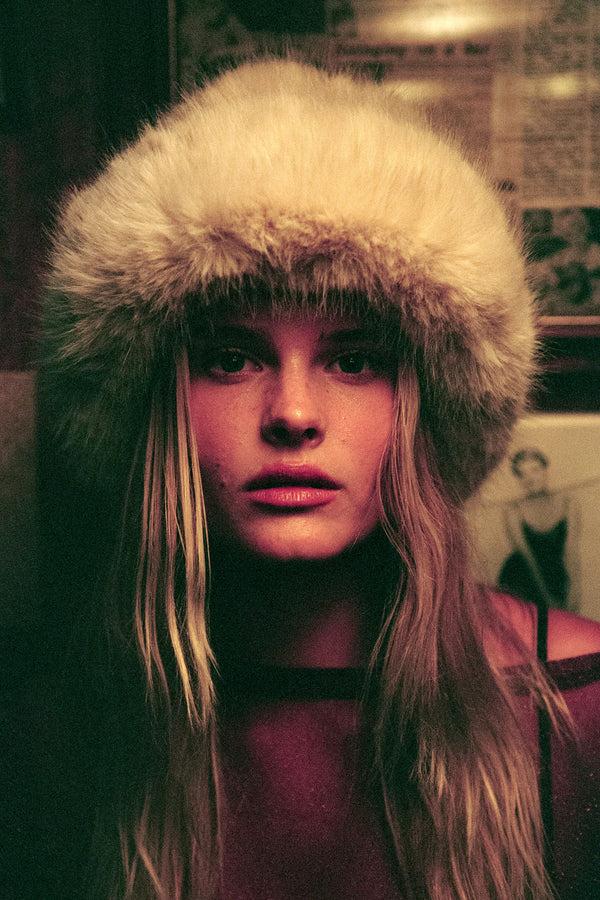 lack of color Snuggle Bucket - Almond