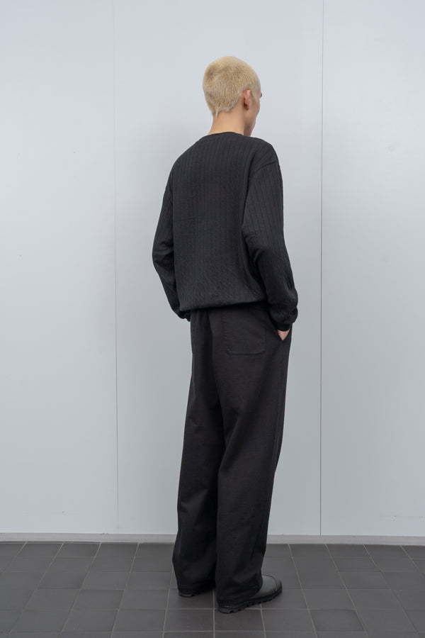 Lady White Co. QUILTED CREWNECK - BLACK