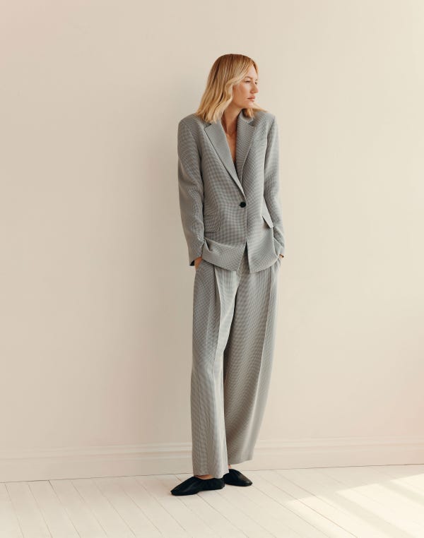 Lafayette148 Fluid Houndstooth Jacquard Single Button Fitted Blazer