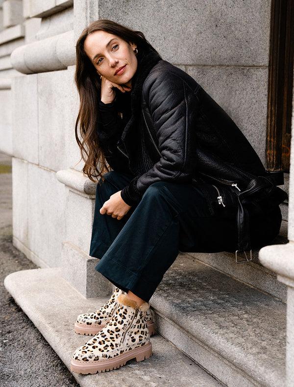 Laidbacklondon Setsu 3.0. Crochet Ankle Boot Beige Leopard Pony Natural