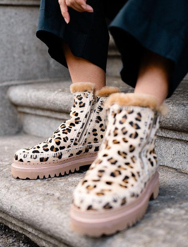 Laidbacklondon Setsu 3.0. Crochet Ankle Boot Beige Leopard Pony Natural