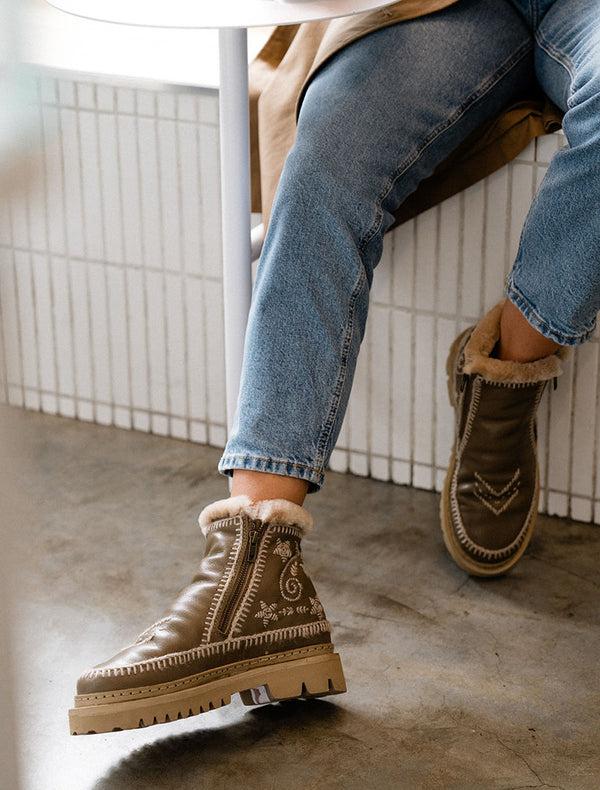 Laidbacklondon Setsu 3.0. Paisley Ankle Boot Otter Leather Wheat