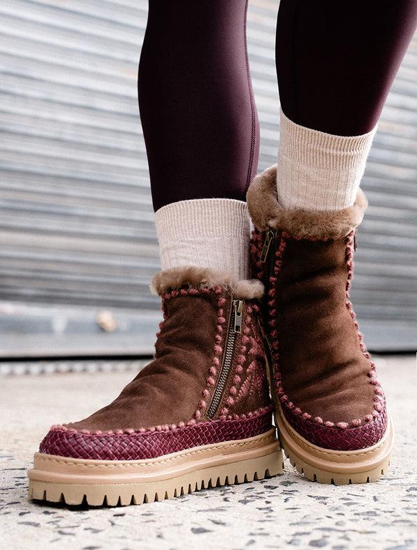 Laidbacklondon Setsu 4.0. Floral Ankle Boot Choc Suede Rosso