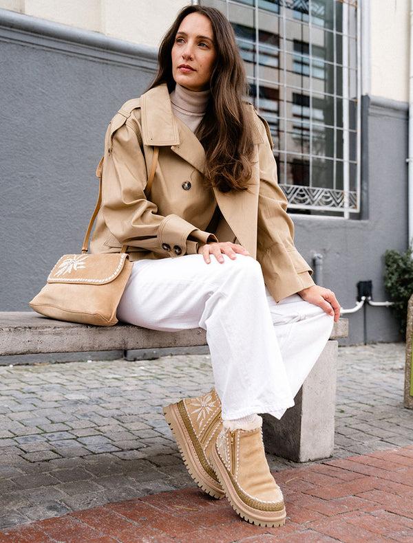 Laidbacklondon Setsu 4.0. Floral Ankle Boot Saffron Suede Natural
