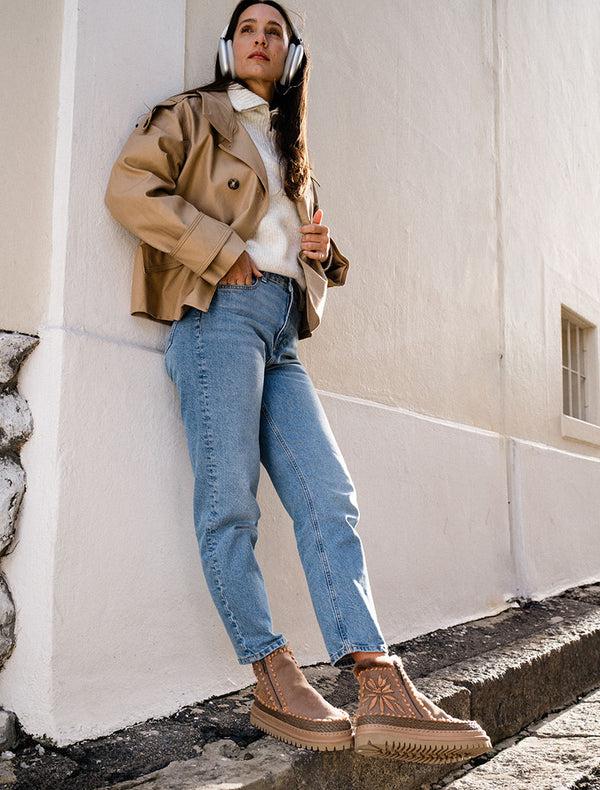 Laidbacklondon Setsu 4.0. Floral Ankle Boot Taupe Suede Peach