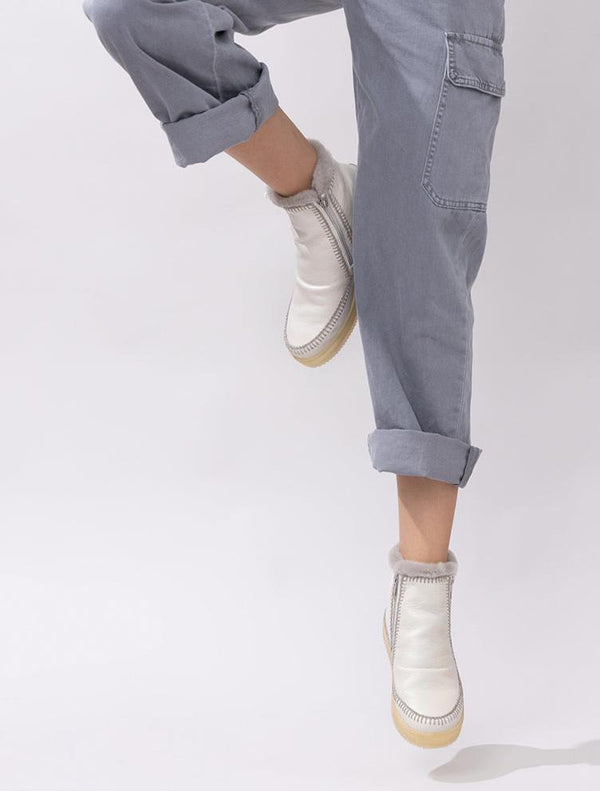Laidbacklondon Setsu Crochet Ankle Boot Milk Leather Light Grey