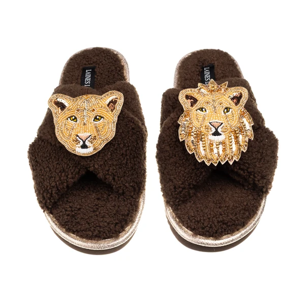 Laines London Laines Neutral Boucle Slippers With Lion & Lioness Brooches