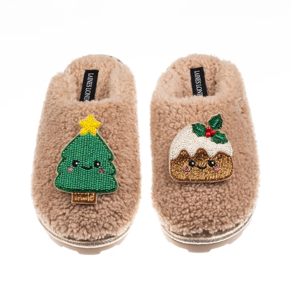 Laines London Teddy Closed Toe Slippers With Christmas Lovable Pudding & Tree Brooches