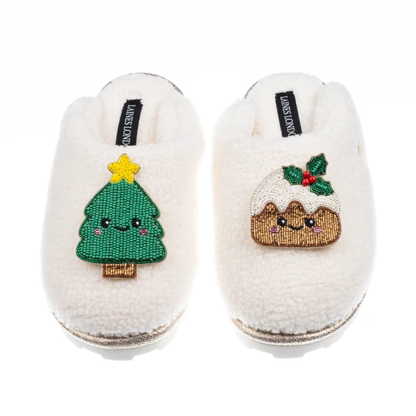 Laines London Teddy Closed Toe Slippers With Christmas Lovable Pudding & Tree Brooches