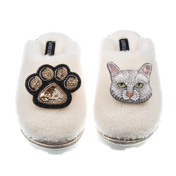Laines London Teddy Closed Toe Slippers With Lily The White Cat & Paw Brooches