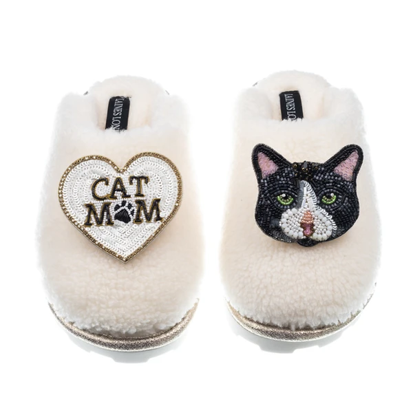 Laines London Teddy Closed Toe Slippers With Oreo Cat & Cat Mum / Mom Brooches
