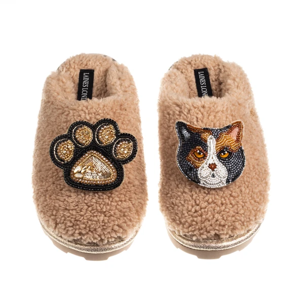 laines london Teddy Closed Toe Slippers With Paw & Calico British Shorthair Cat Brooches