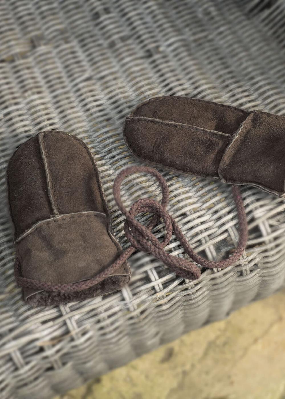 lambland Babies Sheepskin Lined Puddy Mitts with ‘Keep Safe’ Cord