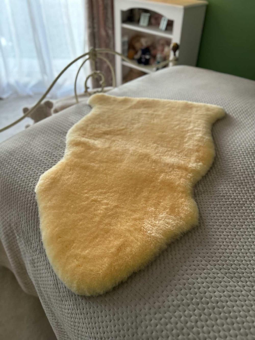 Lambland British Premium Medical Sheepskin Rug In Honey