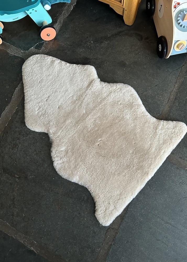 lambland British Premium Medical Sheepskin Rug in Linen