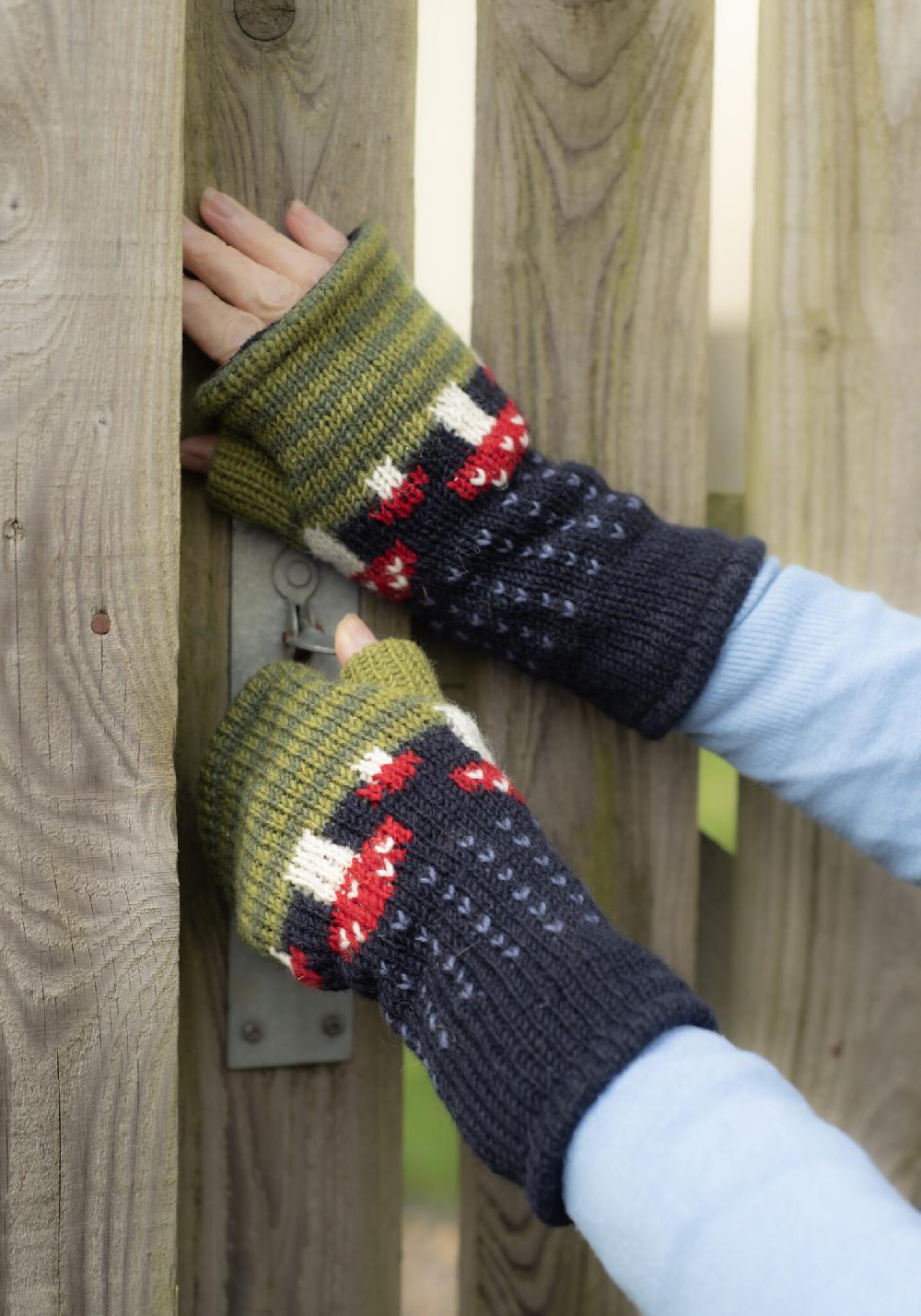 lambland Chunky Knit Mushroom Fingerless Mittens – Midnight