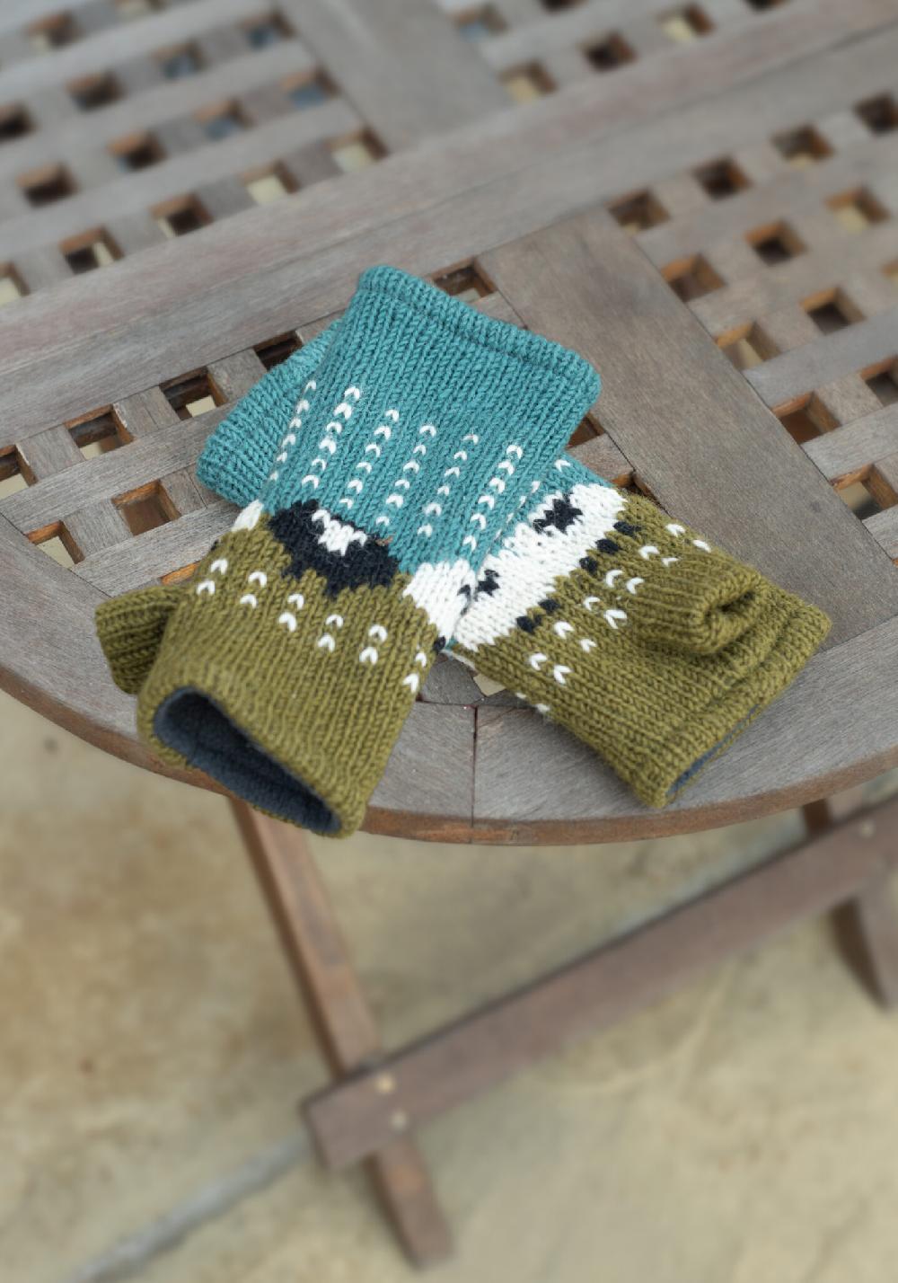 Lambland Chunky Knit Sheep Fingerless Mittens And Bobble Hat Set – Khaki