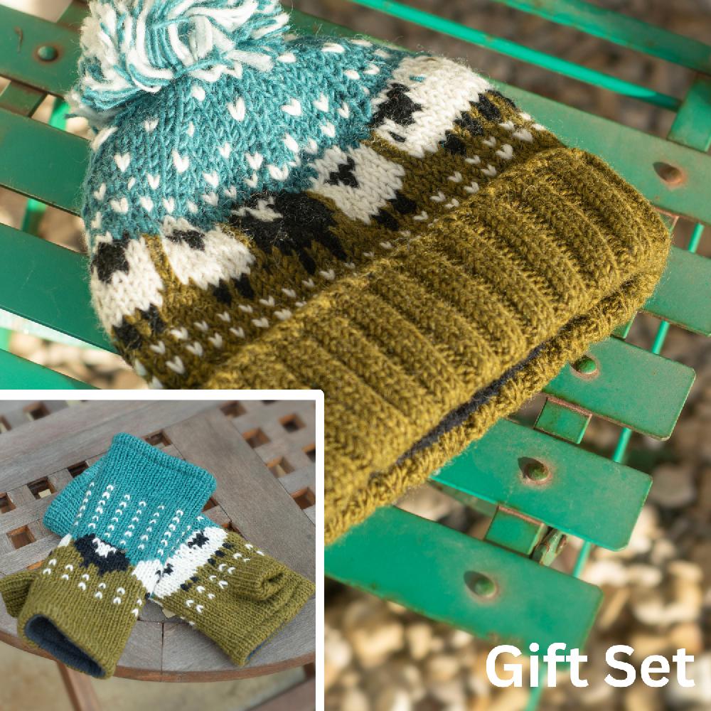 lambland Chunky Knit Sheep Fingerless Mittens and Bobble Hat Set – Khaki