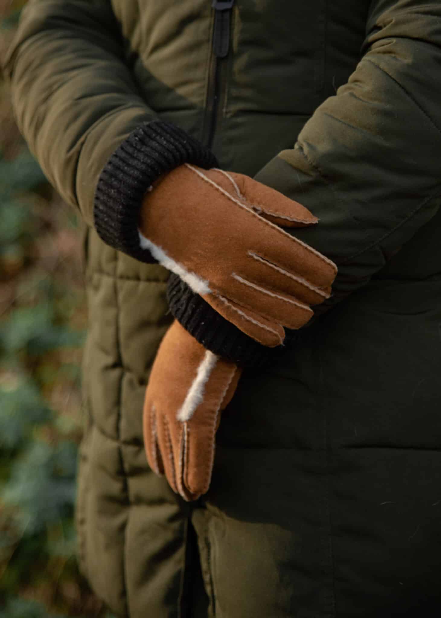 Lambland Ladies Sheepskin Gloves With Buckle Feature And Wool Out Trim