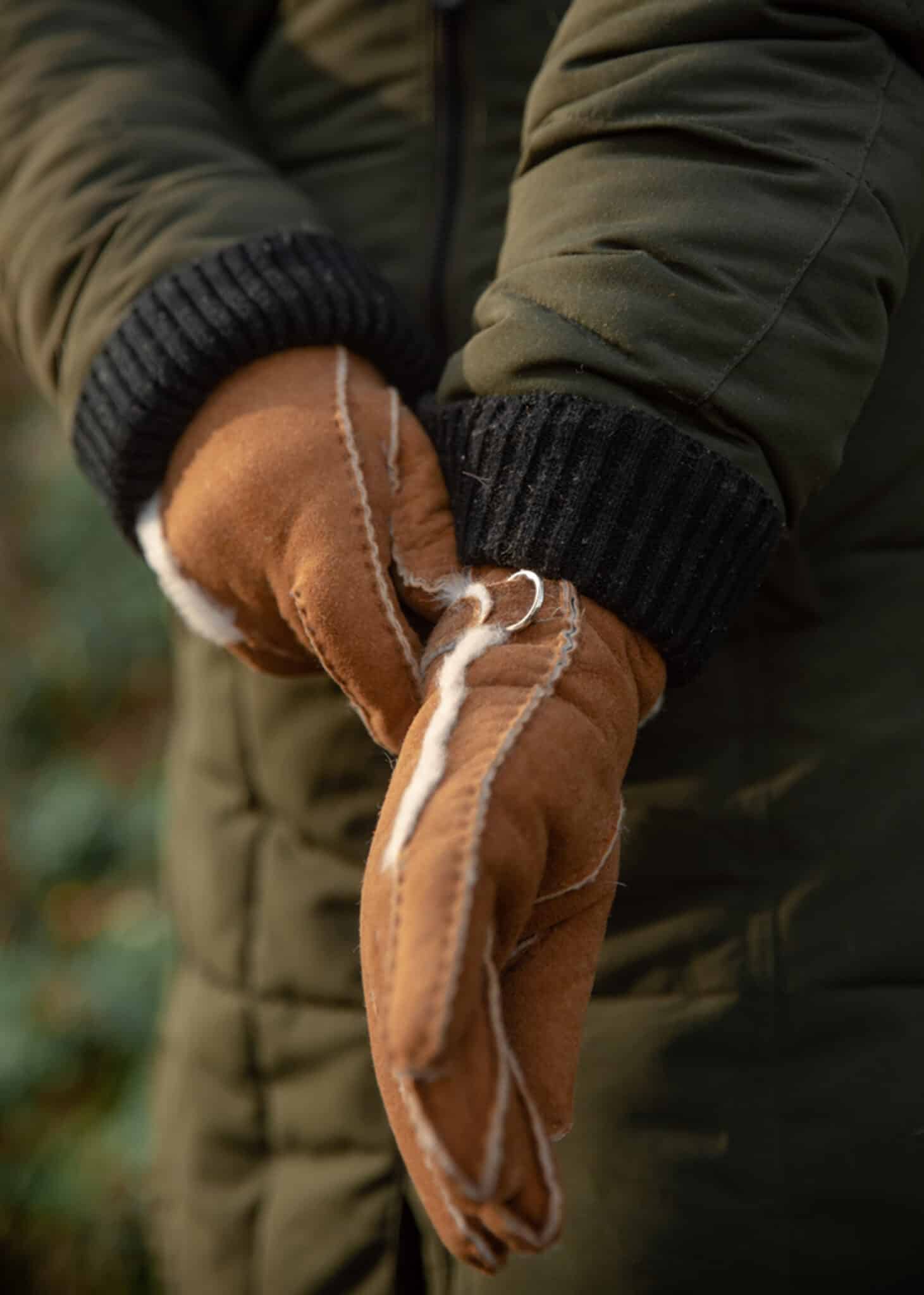 Lambland Ladies Sheepskin Gloves With Buckle Feature And Wool Out Trim